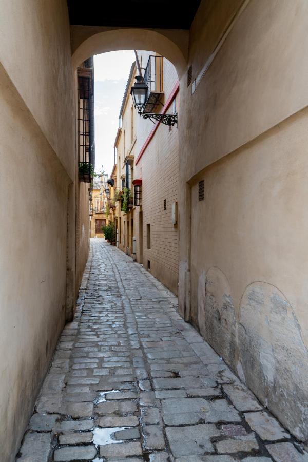 Bonito Callejon En La Juderia By Thegoodtourist Севілья Екстер'єр фото